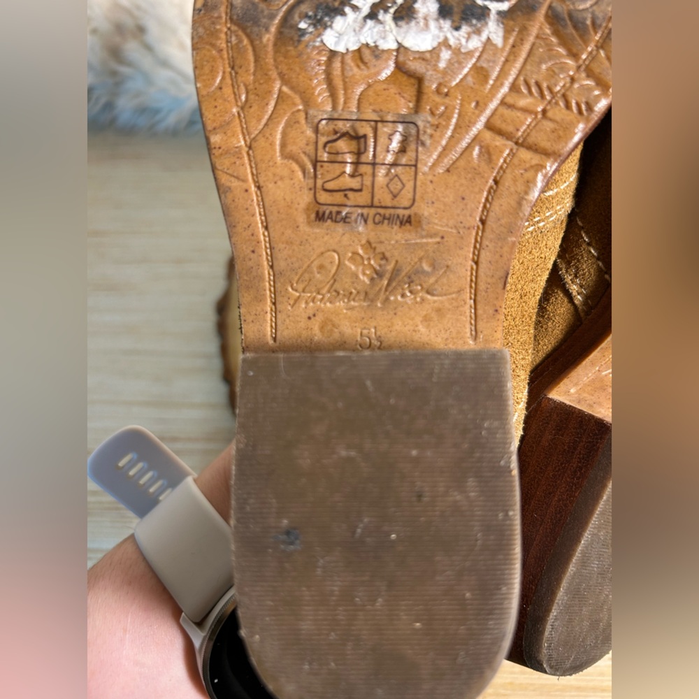 Patricia Nash Batista Suede Western Mule light brown women’s size 5.5 - Picture 4 of 7